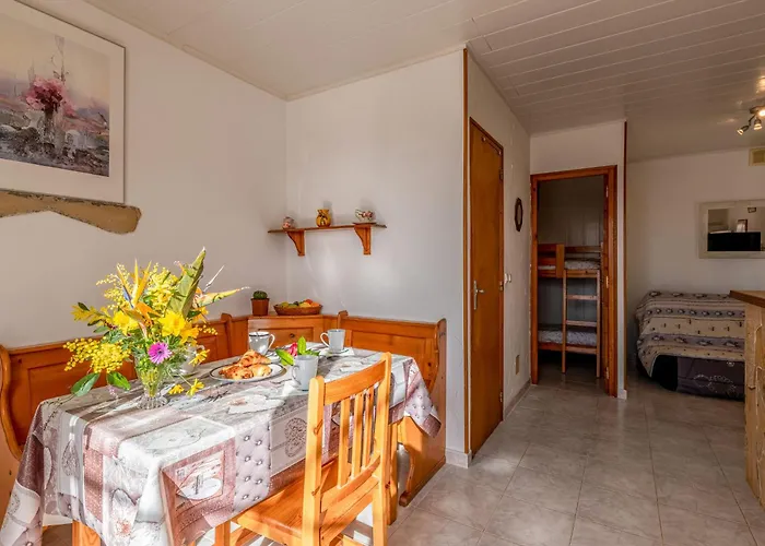 別荘 Campestra By Interhome コティ・シアヴァーリ